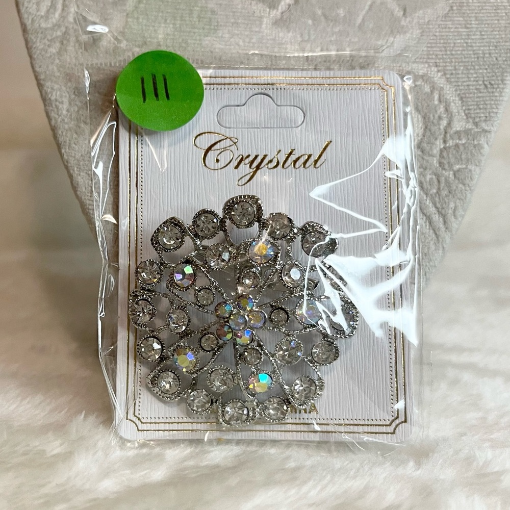🌸 $3 Silver Brooch Pin